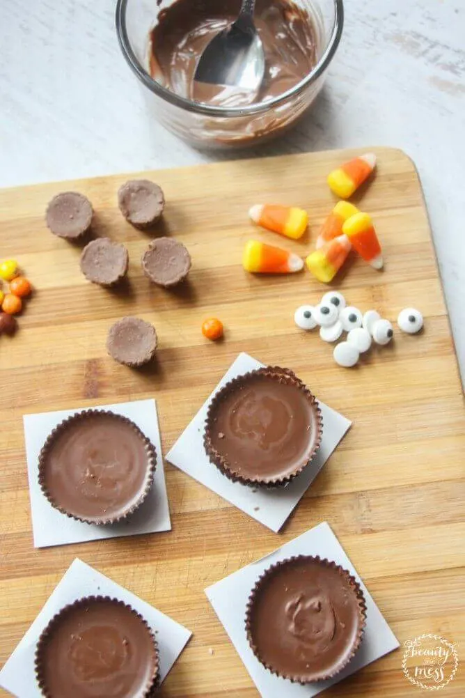 ingredients-for-candy-turkeys-with-reeces