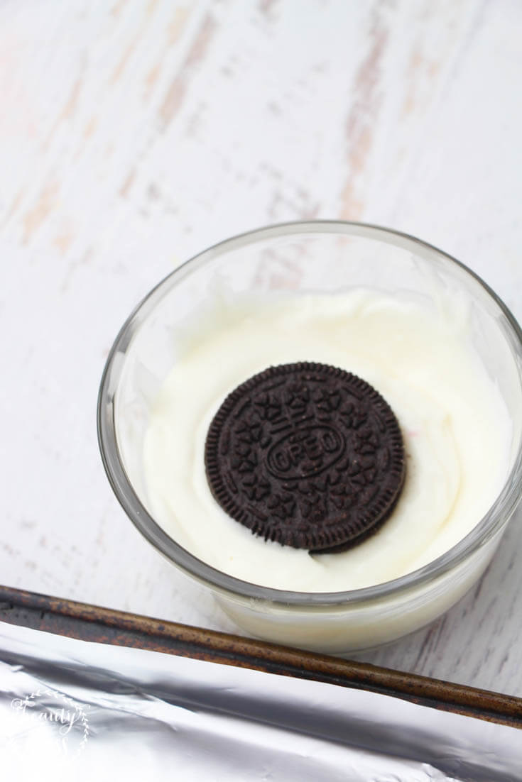 4 Ingredient OREO Snowman Cookie Treats Everyone Will Love 1