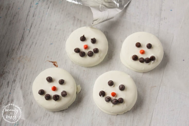 4 Ingredient OREO Snowman Cookie Treats Everyone Will Love 6