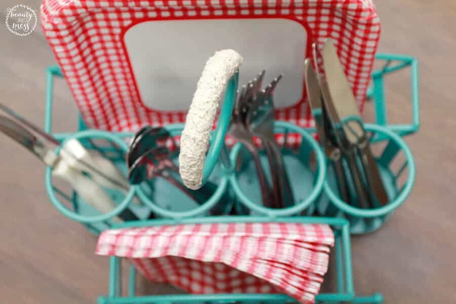 Easy Vintage-Inspired Outdoor Cutlery Caddy Makeover Tutorial You Can Make Tonight