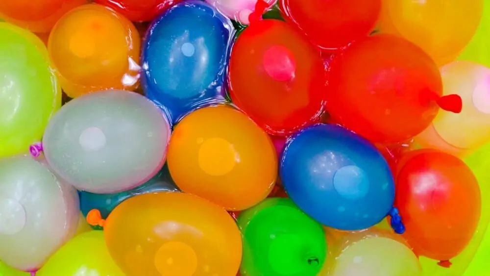 100 Summer Bucket List Ideas Have a Water balloon fight