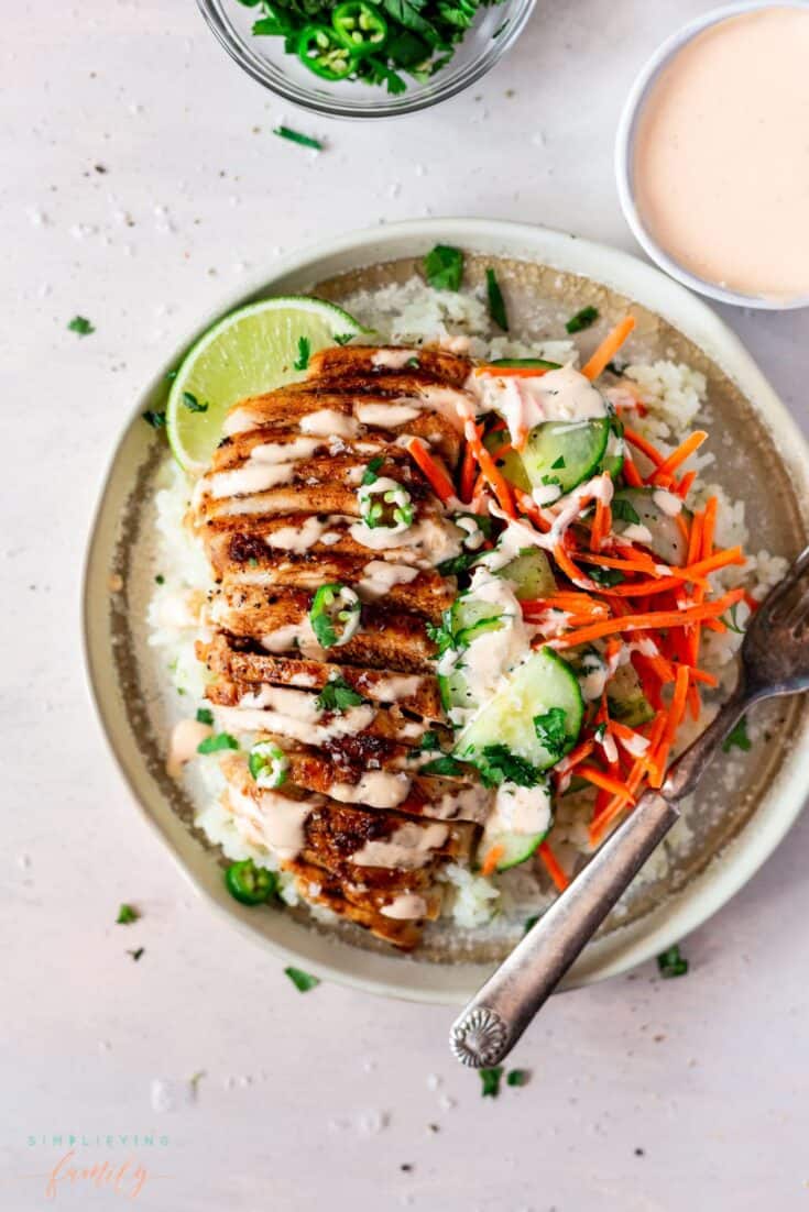 Delicious Chicken Rice Bowl with Sriracha Mayo 2