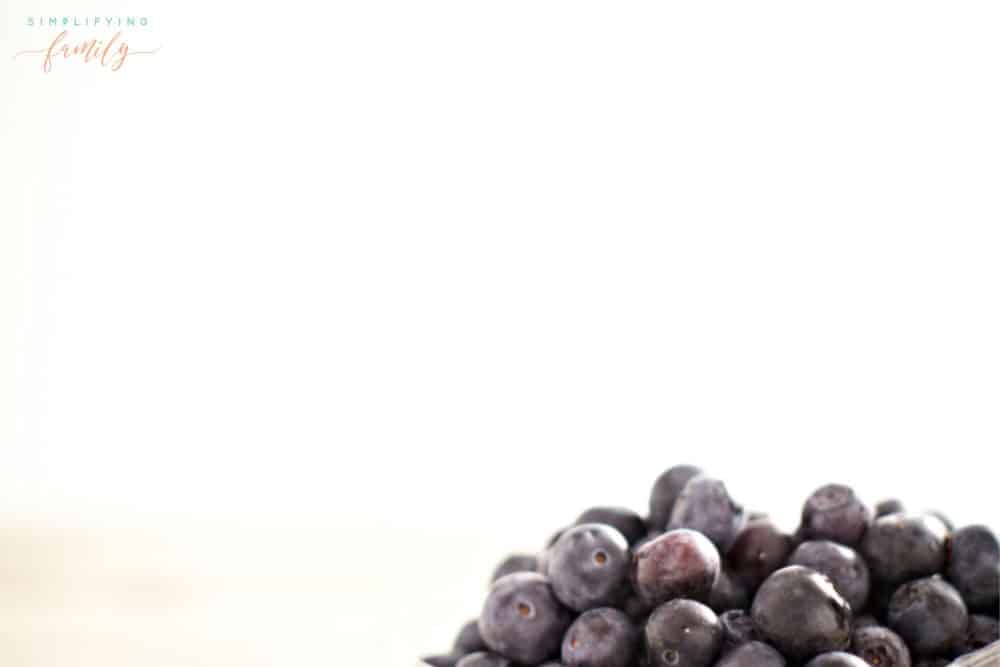 20 Scrumptious Gluten Free Blueberry Desserts For Your Next Gathering 3