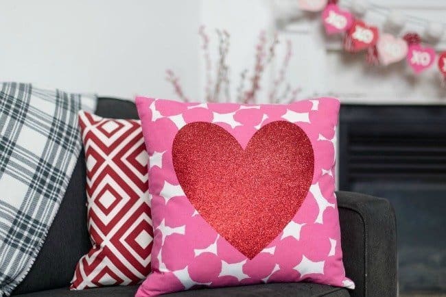 17 Cute and Easy to Make Valentine's Day Cricut Crafts 4