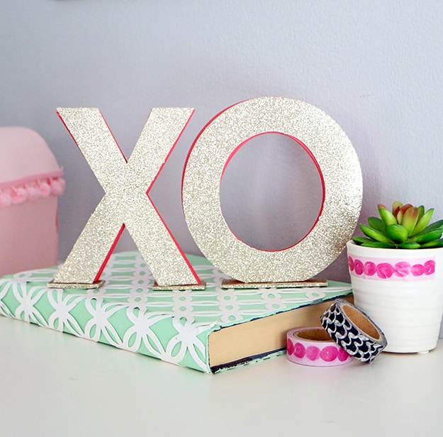 17 Cute and Easy to Make Valentine's Day Cricut Crafts 5
