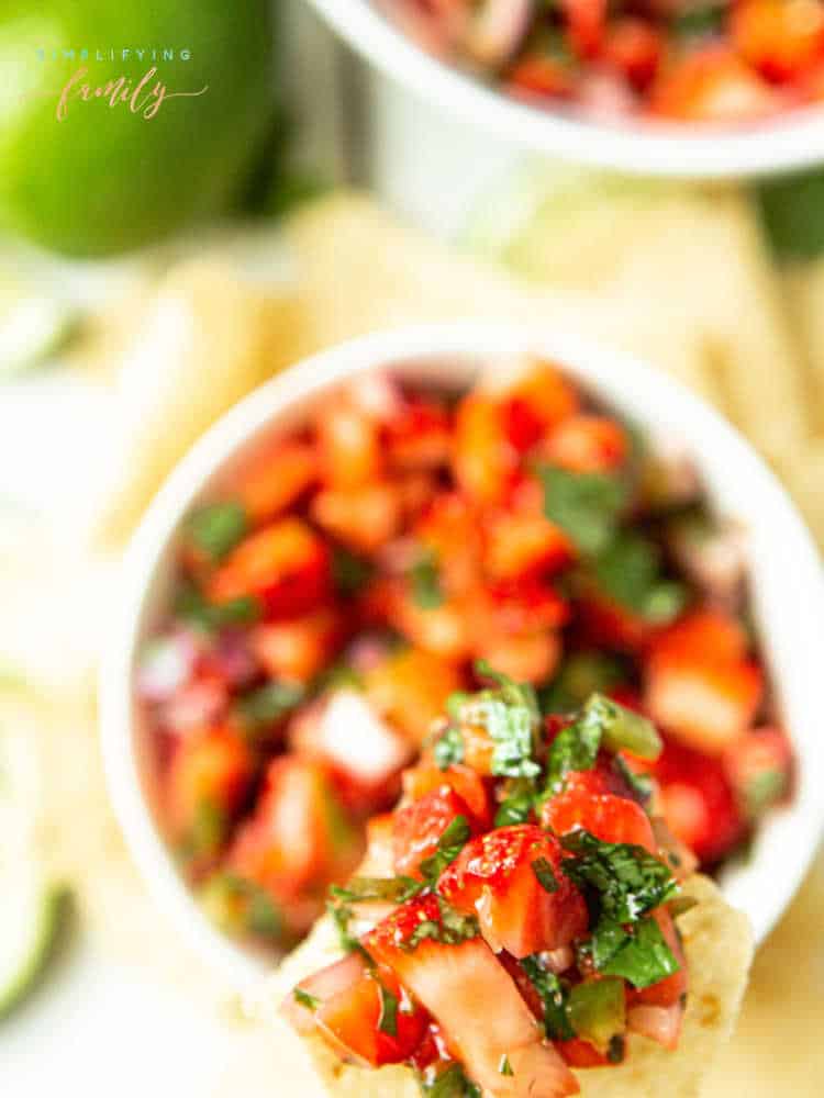 Delicious 6 Ingredient Strawberry Salsa Recipe 7