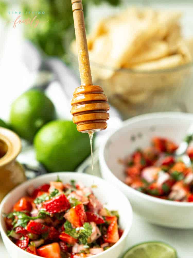 Delicious 6 Ingredient Strawberry Salsa Recipe